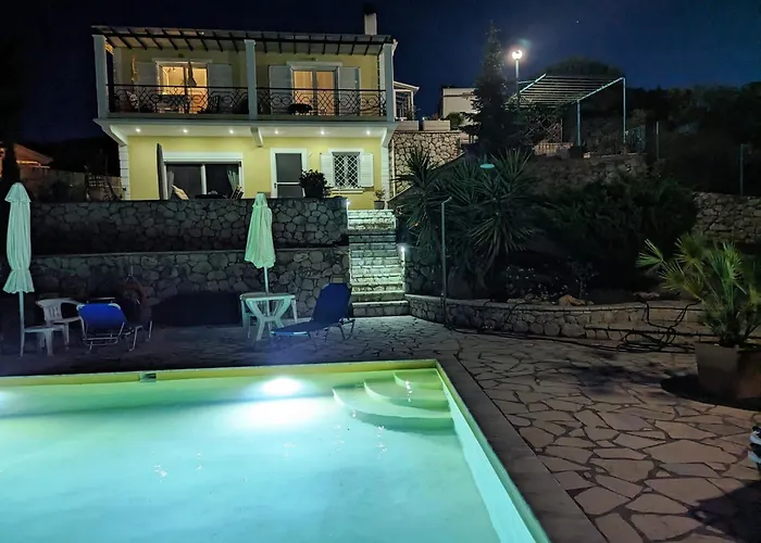 וילה Claudia Apolpaina